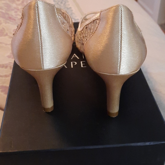 Adrianna Papell champagne sparkle heels - Picture 8 of 9